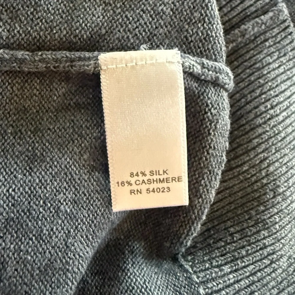 Banana Republic Silk Cashmere V-Neck Sweater‎ Men’s L Gray Lightweight Soft Knit
